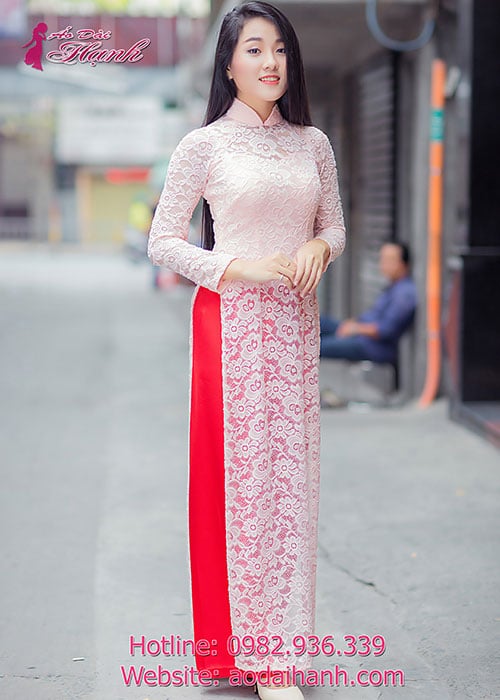 Áo dài hồng dâu ren hoa cổ truyền thống tay dài cúp ngực